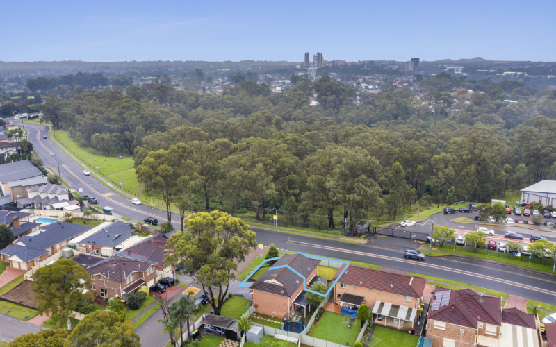 1/2 Roberts Road, CASULA, NSW 2170 AUS